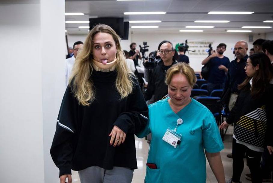 Dopo 8 giorni la 17enne tedesca Sophia Floersch pu rientrare in Germania, come ha annunciato in conferenza stampa insieme ai medici dell’ospedale di Macao che l’hanno curata. Afp